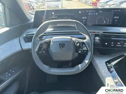 Photo 15 Peugeot 5008  Electrique 210 ch 73 kWh