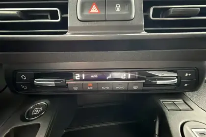 Photo 15 Peugeot Rifter  M Diesel 100 ch Manuelle 5pl