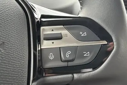 Photo 17 Peugeot Rifter  M Diesel 100 ch Manuelle 5pl