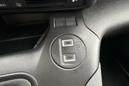 Photo 88 Peugeot Rifter  M Diesel 100 ch Manuelle 5pl