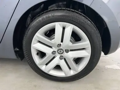 Photo 19 Renault Clio  E-Tech 140