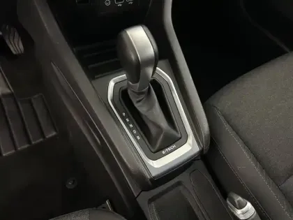 Photo 12 Renault Clio  E-Tech 140