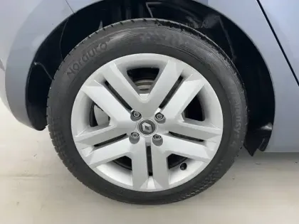 Photo 21 Renault Clio  E-Tech 140