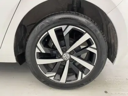 Photo 15 Volkswagen Polo Gén. VI Ph1 Confortline 5