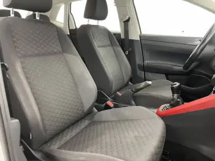 Photo 30 Volkswagen Polo Gén. VI Ph1 Confortline 5