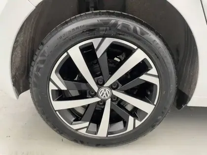 Photo 18 Volkswagen Polo Gén. VI Ph1 Confortline 5