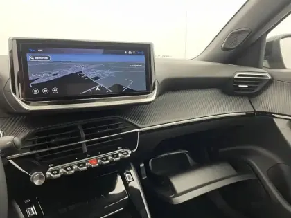 Photo 91 Peugeot 2008  Hybrid 136 e-DCS6