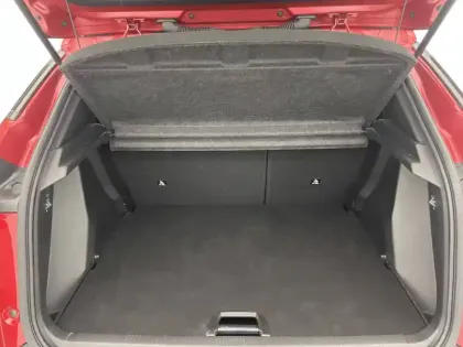 Photo 44 Peugeot 2008  Hybrid 136 e-DCS6