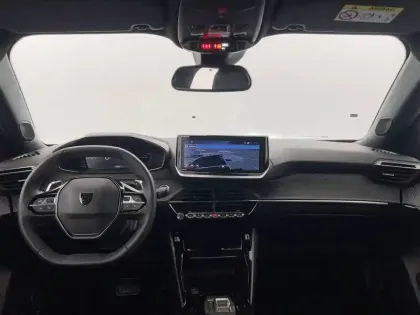 Photo 61 Peugeot 2008  Hybrid 136 e-DCS6