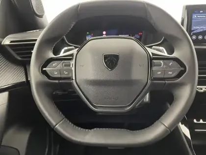 Photo 54 Peugeot 2008  Hybrid 136 e-DCS6