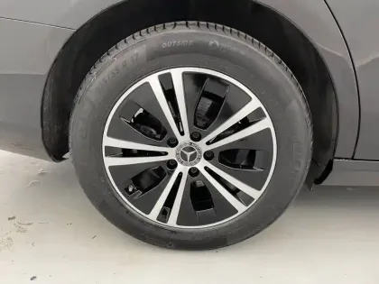 Photo 18 Mercedes Classe E Gén. V (W213) Ph2 Avantgarde Line 4