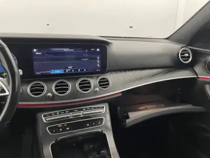 Photo 27 Mercedes Classe E Gén. V (W213) Ph2 Avantgarde Line 4