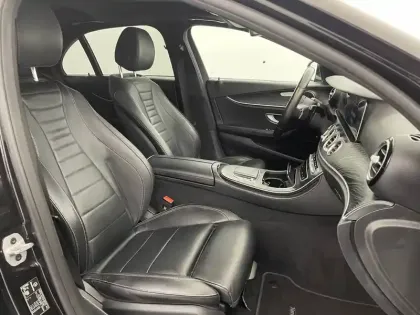 Photo 25 Mercedes Classe E Gén. V (W213) Ph2 Avantgarde Line 4