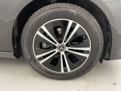 Photo 12 Mercedes Classe E Gén. V (W213) Ph2 Avantgarde Line 4