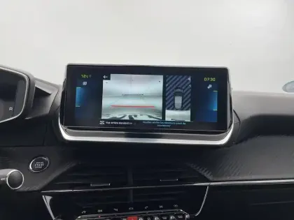 Photo 31 Peugeot 208  Electrique 50 kWh 136ch