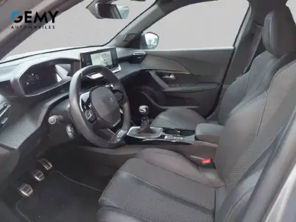 Photo 24 Peugeot 2008  PureTech 130 S&S BVM6