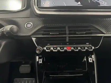 Photo 32 Peugeot 2008  Hybrid 145 e-DCS6