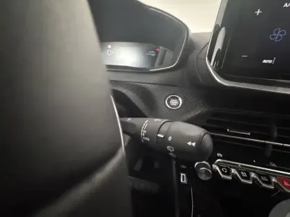 Photo 29 Peugeot 2008  Hybrid 145 e-DCS6