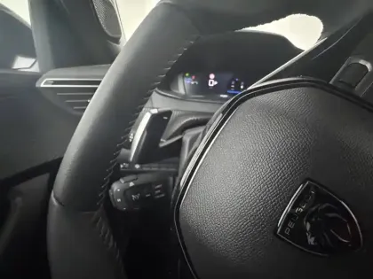 Photo 26 Peugeot 2008  Hybrid 145 e-DCS6