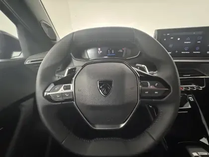 Photo 73 Peugeot 2008  Hybrid 145 e-DCS6