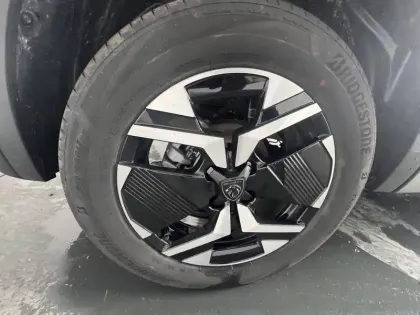 Photo 46 Peugeot 2008  Hybrid 145 e-DCS6