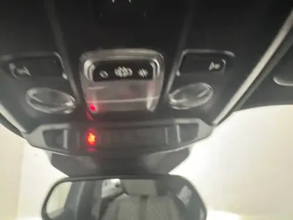 Photo 38 Peugeot 2008  Hybrid 145 e-DCS6