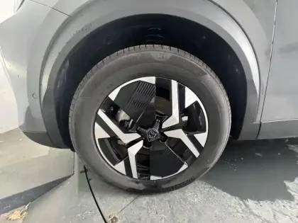 Photo 44 Peugeot 2008  Hybrid 145 e-DCS6