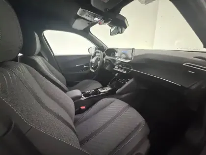 Photo 11 Peugeot 2008  Hybrid 145 e-DCS6