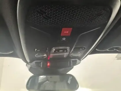 Photo 40 Peugeot 2008  Hybrid 145 e-DCS6