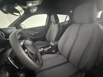 Photo 8 Peugeot 2008  Hybrid 145 e-DCS6