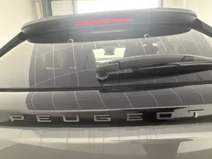 Photo 101 Peugeot 2008  Hybrid 145 e-DCS6