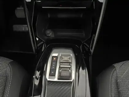 Photo 34 Peugeot 2008  Hybrid 145 e-DCS6