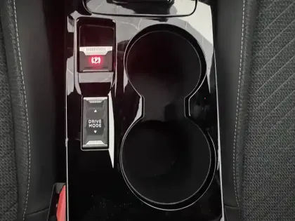 Photo 35 Peugeot 2008  Hybrid 145 e-DCS6