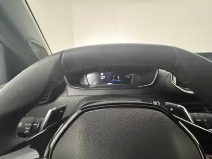 Photo 74 Peugeot 2008  Hybrid 145 e-DCS6