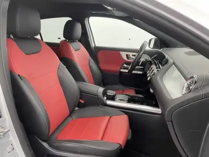 Photo 25 Mercedes GLA  250 e 8G-DCT