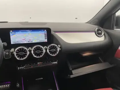 Photo 27 Mercedes GLA  250 e 8G-DCT