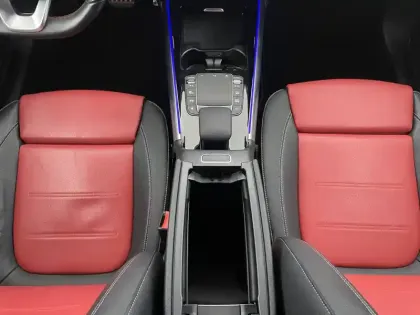 Photo 28 Mercedes GLA  250 e 8G-DCT