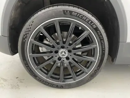 Photo 18 Mercedes GLA  250 e 8G-DCT