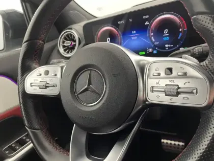 Photo 23 Mercedes GLA  250 e 8G-DCT