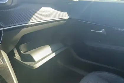 Photo 29 Peugeot 208  Electrique 50 kWh 136ch