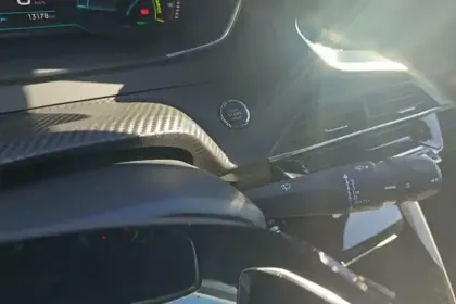 Photo 20 Peugeot 208  Electrique 50 kWh 136ch