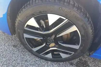 Photo 11 Peugeot 208  Electrique 50 kWh 136ch