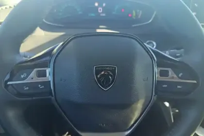 Photo 18 Peugeot 208  Electrique 50 kWh 136ch