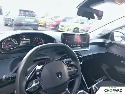 Photo 43 Peugeot 208  PureTech 100 S&S BVM6