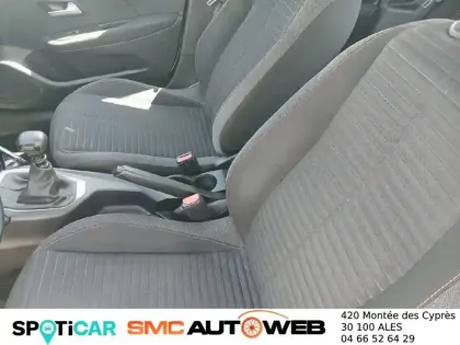 Photo 71 Peugeot 208  PureTech 100 S&S BVM6