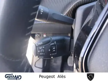 Photo 59 Peugeot 208  PureTech 100 S&S BVM6