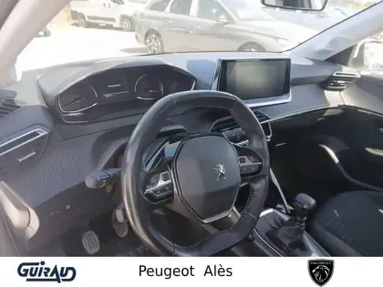 Photo 28 Peugeot 208  PureTech 100 S&S BVM6