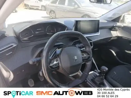 Photo 70 Peugeot 208  PureTech 100 S&S BVM6