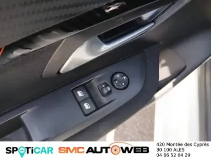 Photo 74 Peugeot 208  PureTech 100 S&S BVM6