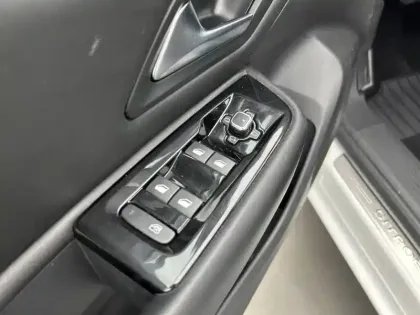 Photo 77 Citroën C5  X Hybride Rechargeable 225 S&S e-EAT8
